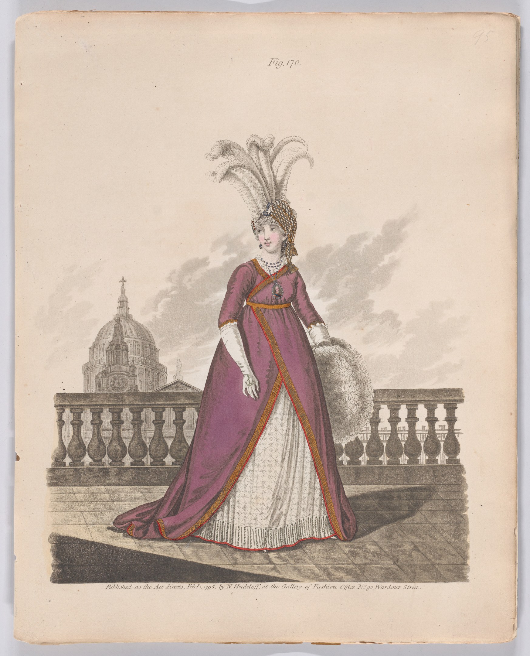 Frau in einem purpurfarbenen und weißen Kleid mit einer Federhaube, die an einem Geländer steht, mit einem Gebäude und Wolken im Hintergrund, beschriftet mit "Mode von New York, New York Street, 1790."