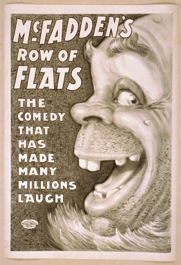 Plakat mit einem lachenden Menschen mit wilden Haaren auf einem hellgelben Hintergrund, das 'McFadden's Row of Flats: The Comedy That Has Made Many Millions Laugh' ankündigt.