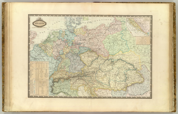 Ein altes Buch mit einer detaillierten Karte von Deutschland, die die Provinzen und Städte zeigt.