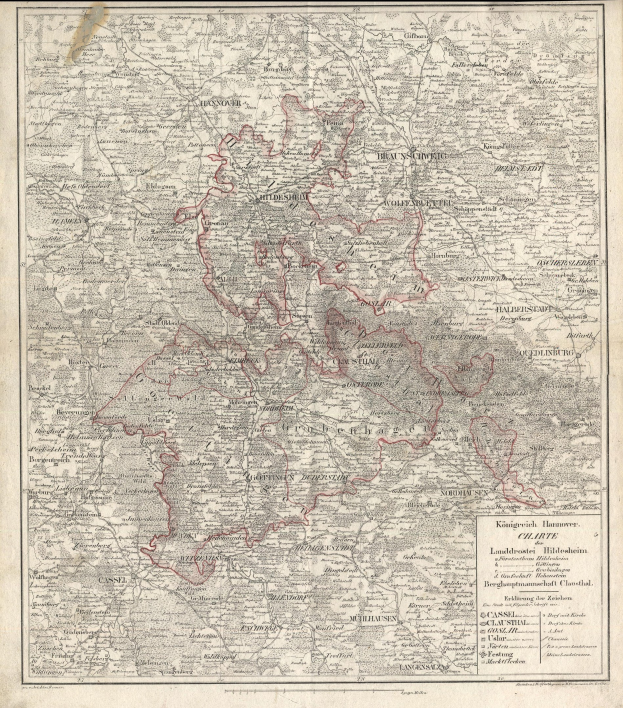 Alte Deutschlandkarte mit schwarzen Grenzen und Text, der ihre Provinzen zeigt.