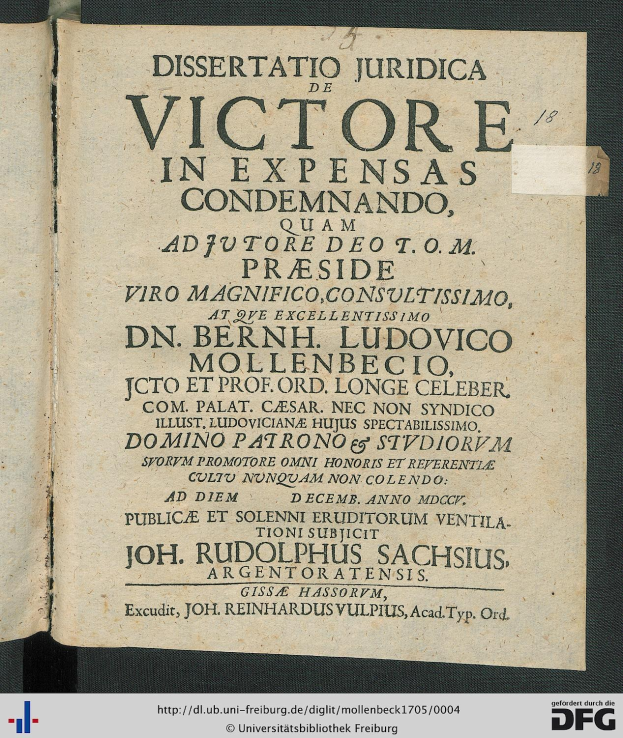 Offenes Buch mit dem Titel "Dissertation Juridica de Victore in Expensas Condemando" und sichtbarem Text, der auf eine Sammlung gerichtlicher Dokumente hinweist.