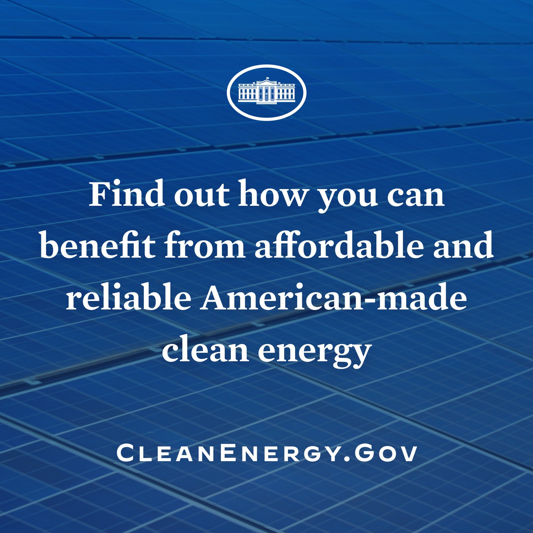 Plakat mit einem blauen Kreis-Logo, das einen weißen Stern und weißen Text enthält, der 'Erfahren Sie, wie Sie von erschwinglicher und zuverlässiger amerikanischer Made Clean Energy profitieren können', auf einem hellblauen Hintergrund.